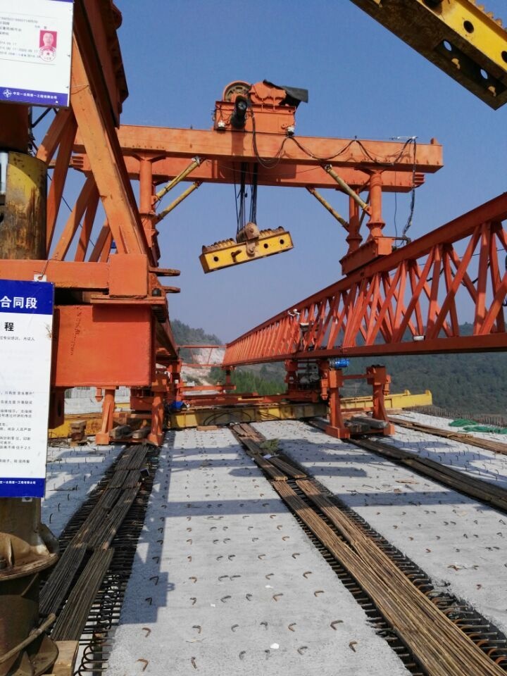 湖南湘西架橋機監(jiān)控系統現場安裝圖一